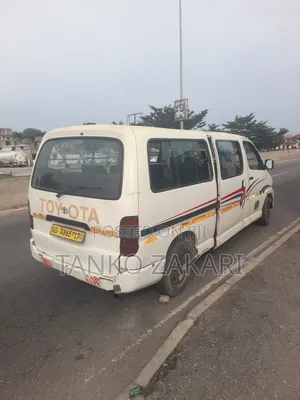 Toyota HiAce 1987 White