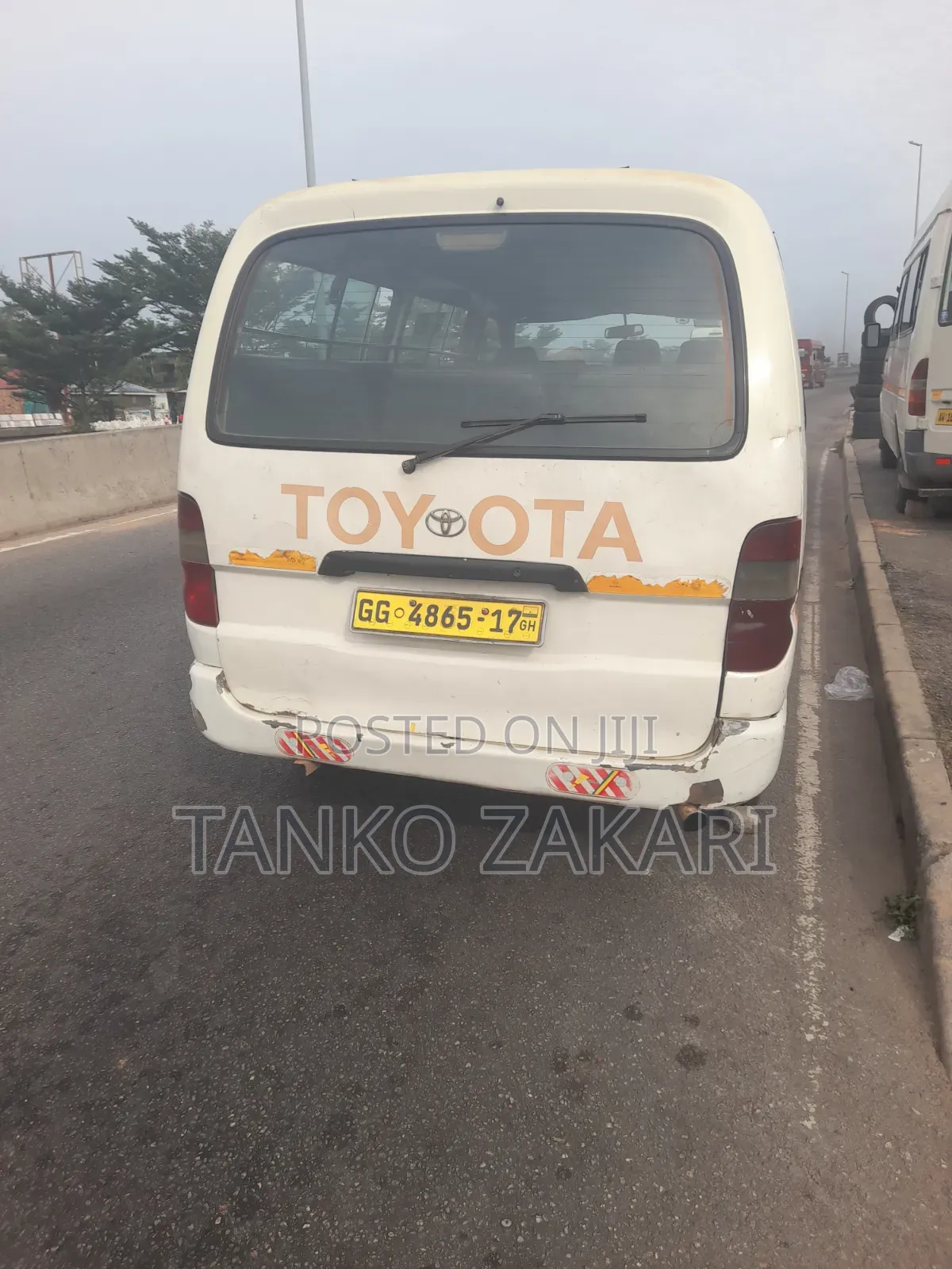 Toyota HiAce 1987 White