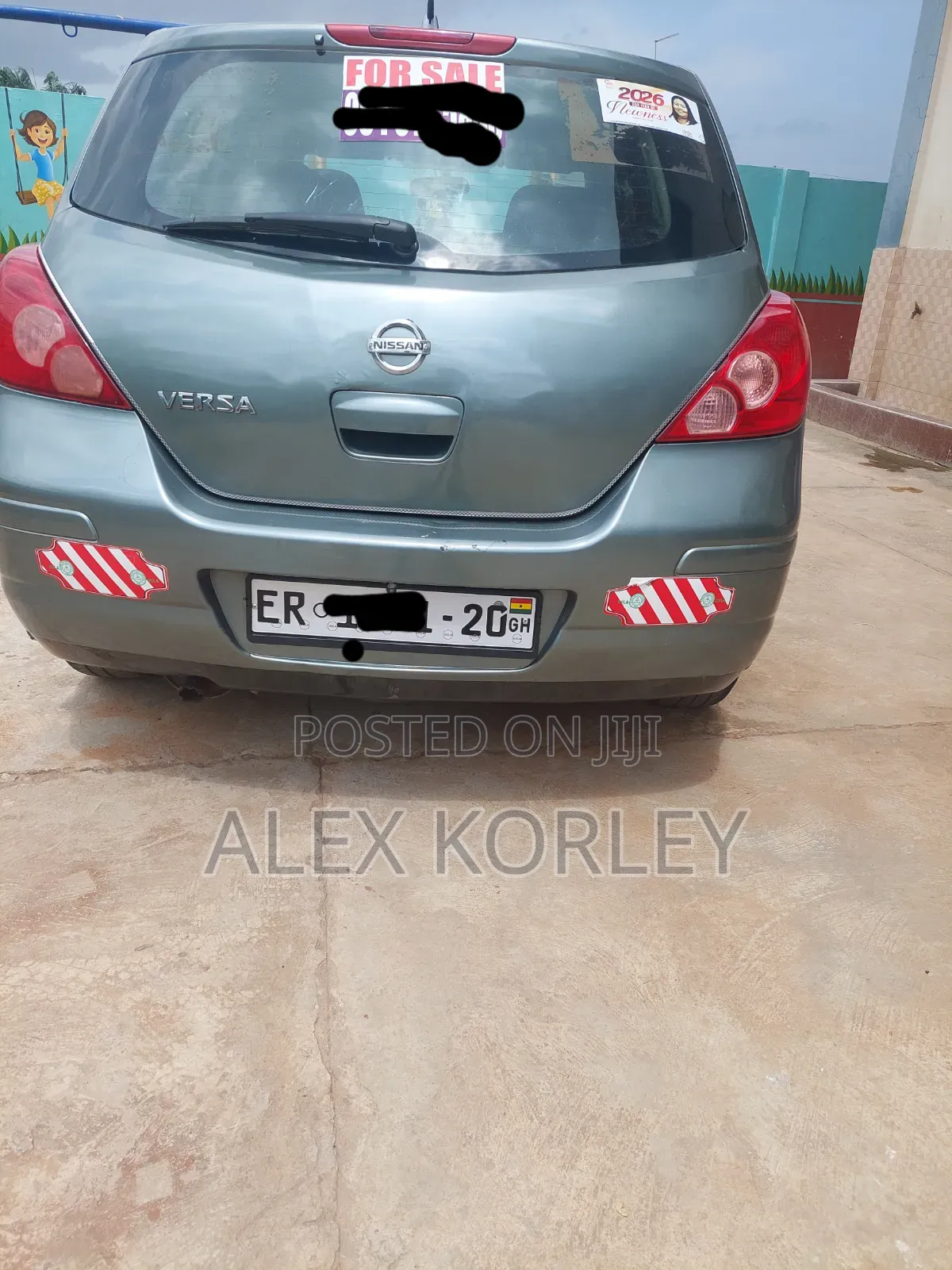 Nissan Versa 1.8 SL Hatchback 2012 Gray
