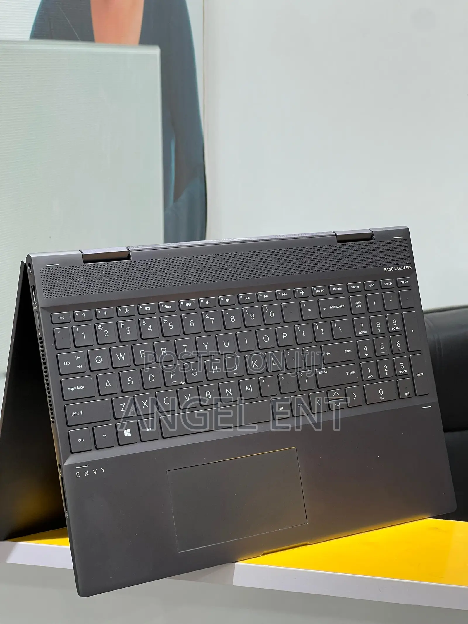 Laptop HP Envy 15 8GB AMD Ryzen 7 SSD 512GB