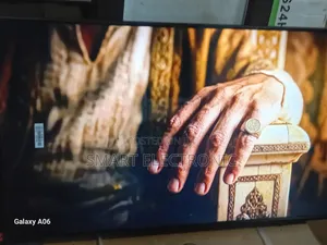 Samsung 43” Smart Television for Movies, Sports Gaming