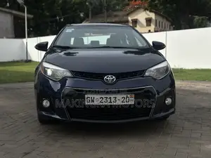 Toyota Corolla SE Special Edition 4dr Sedan (1.8L 4cyl CVT) 2017 Blue
