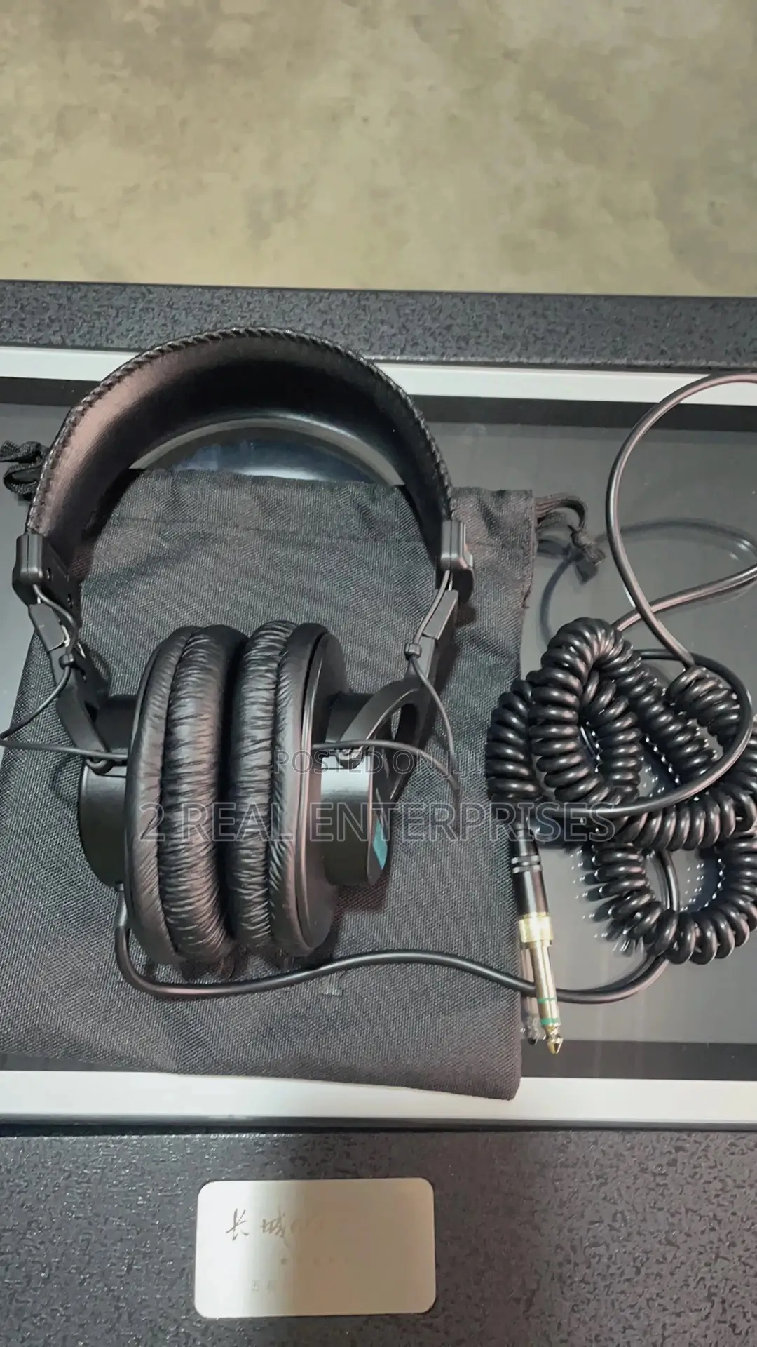 Studio Monitor Headphones Sony Original (Almost New)
