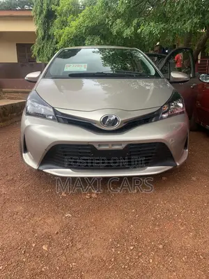 Toyota Vitz 2014 Gold