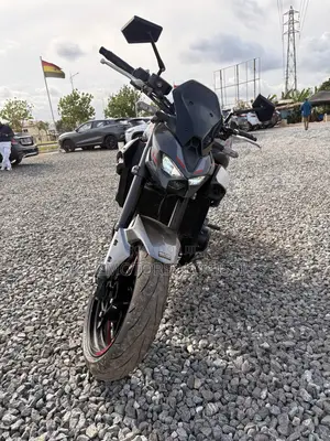New Kawasaki Z900 2025 Black