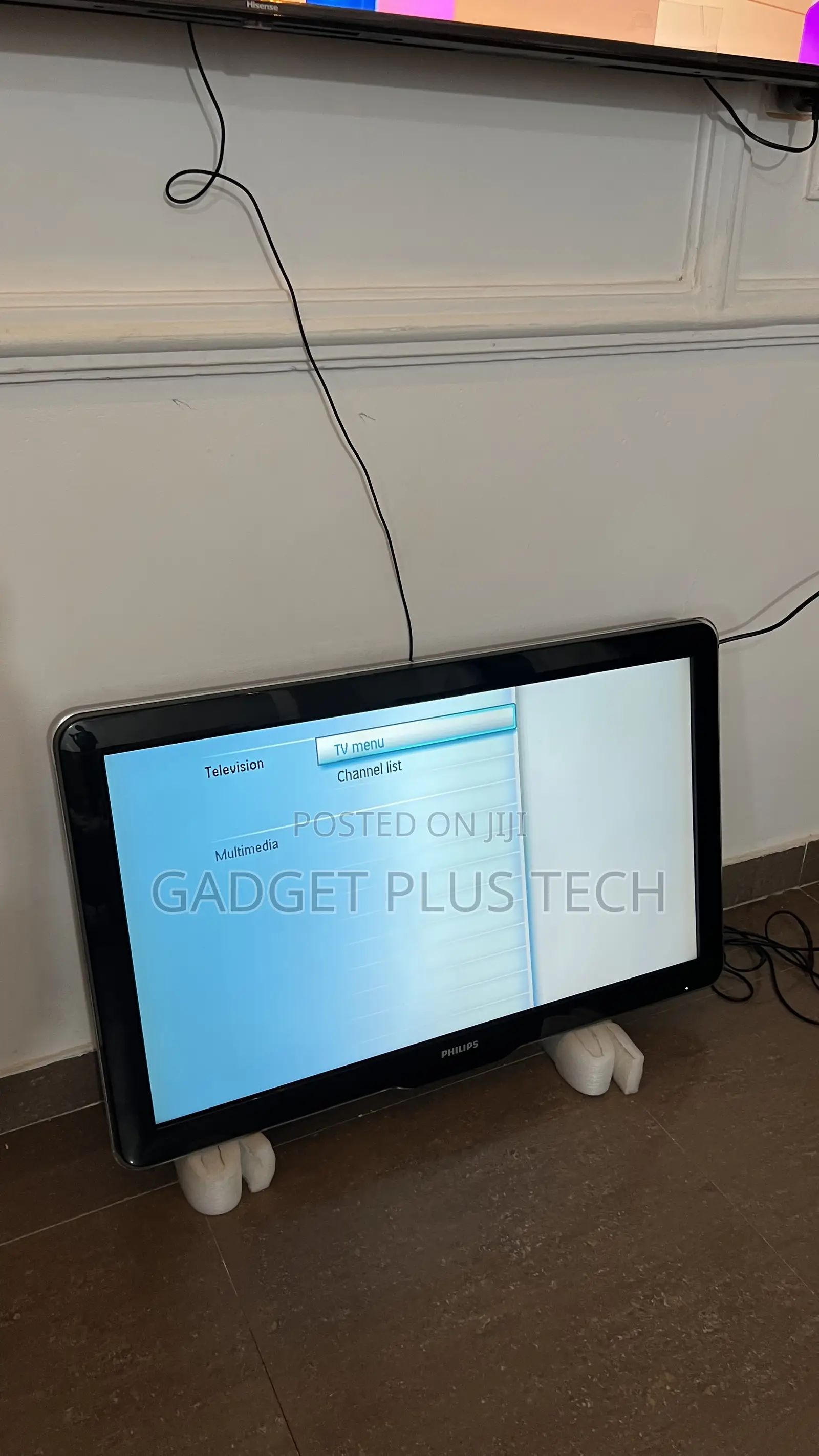 Home Used 37” Philips Tv With Decoder