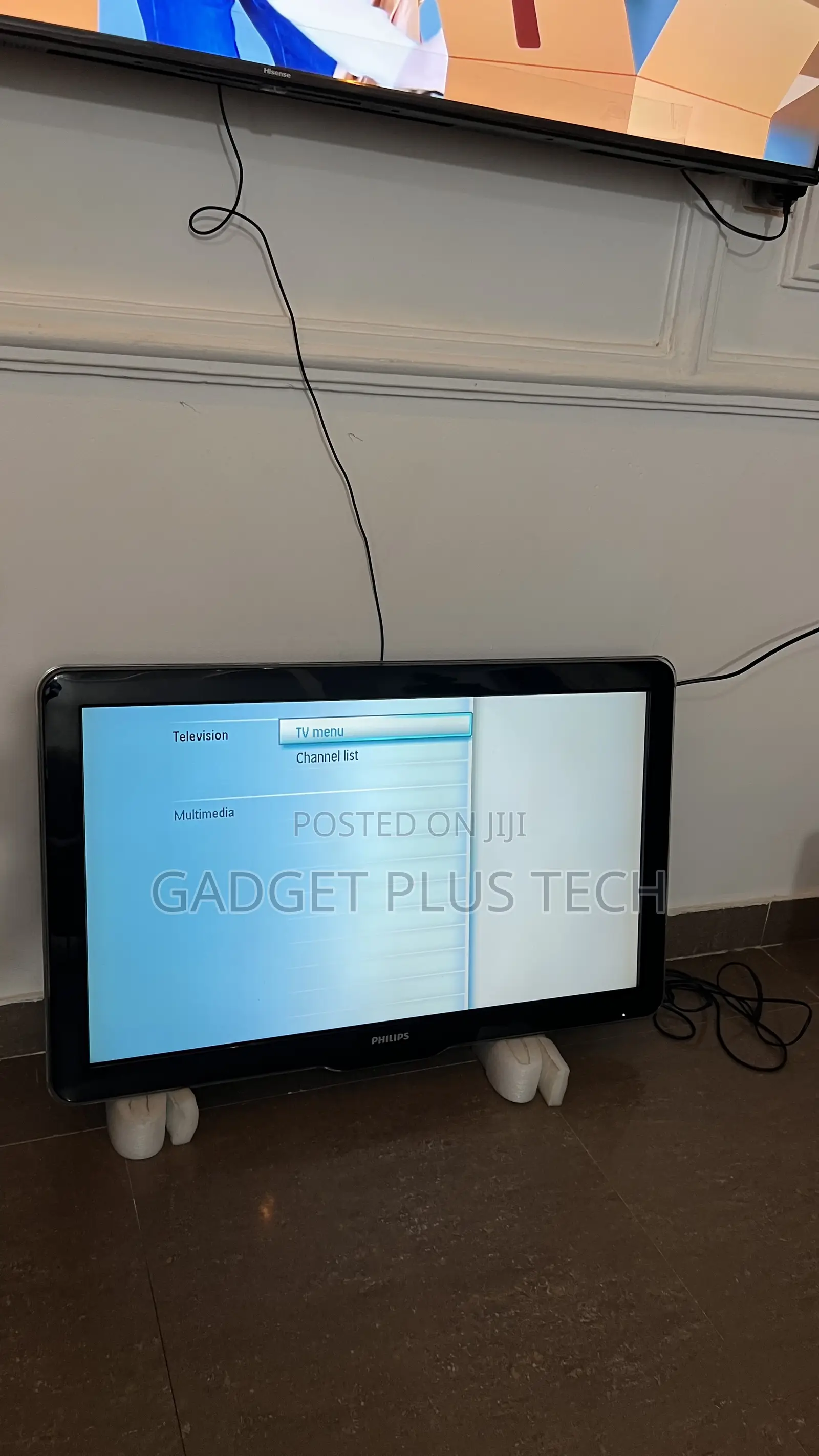 Home Used 37” Philips Tv With Decoder