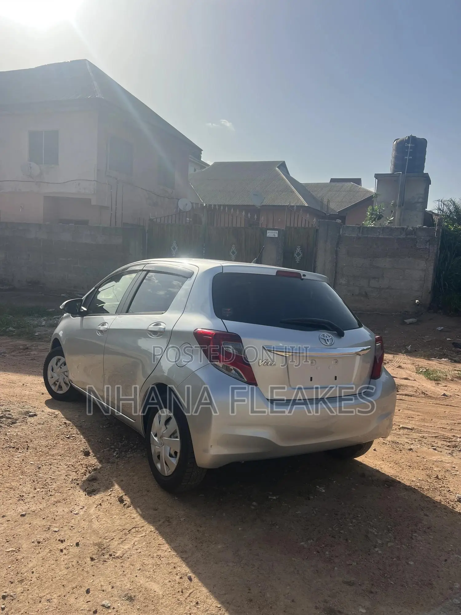 Toyota Vitz 1.0 FWD 5dr 2015 Silver
