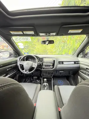 Mitsubishi Outlander SE FWD 2018 Gray
