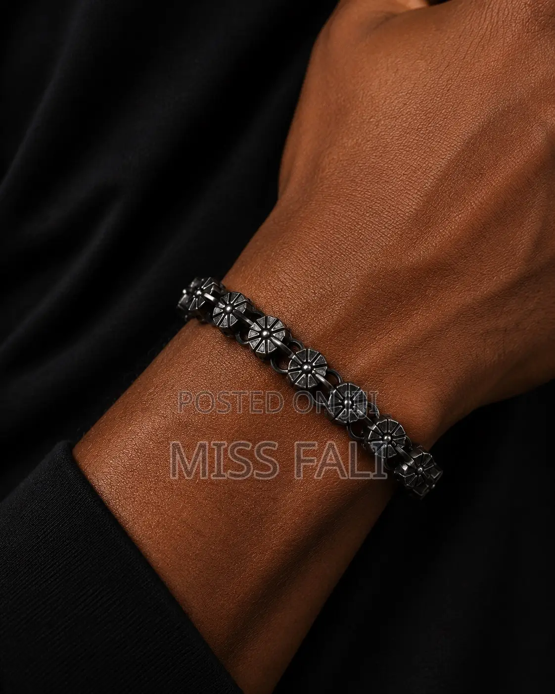 Noir Crest Bracelet