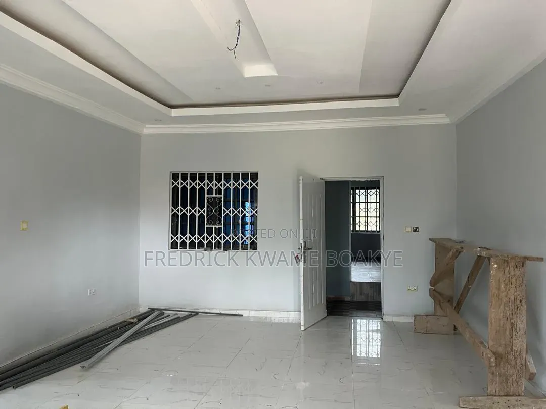 6bdrm House in Brother K Estate, Kumasi Metropolitan for sale