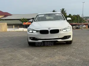 BMW 320i Sedan RWD 2019 White