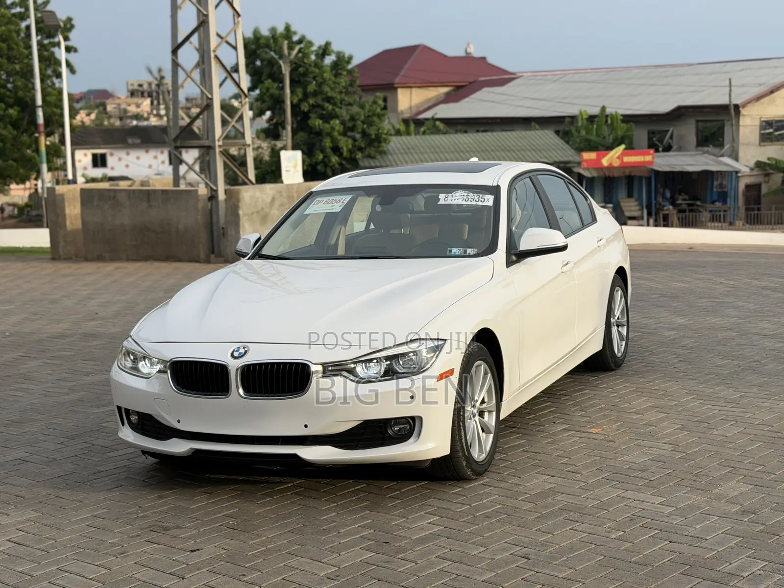 BMW 320i Sedan RWD 2019 White