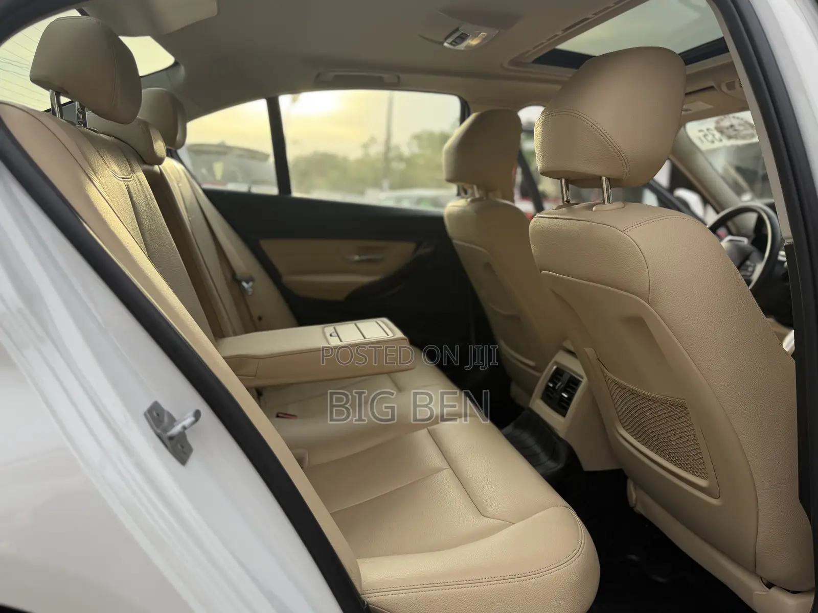 BMW 320i Sedan RWD 2019 White