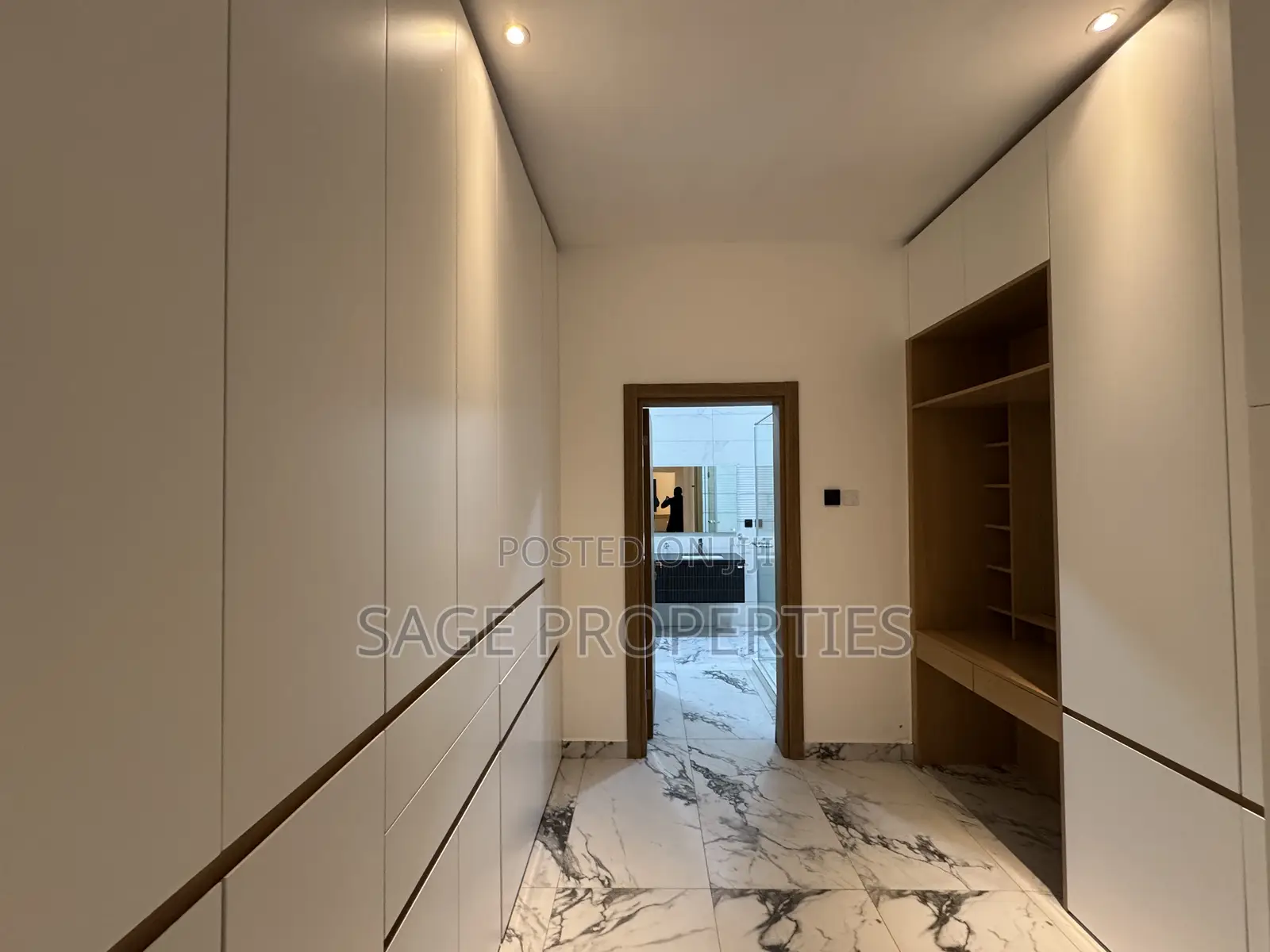 6bdrm House in A&C Mall Area for rent