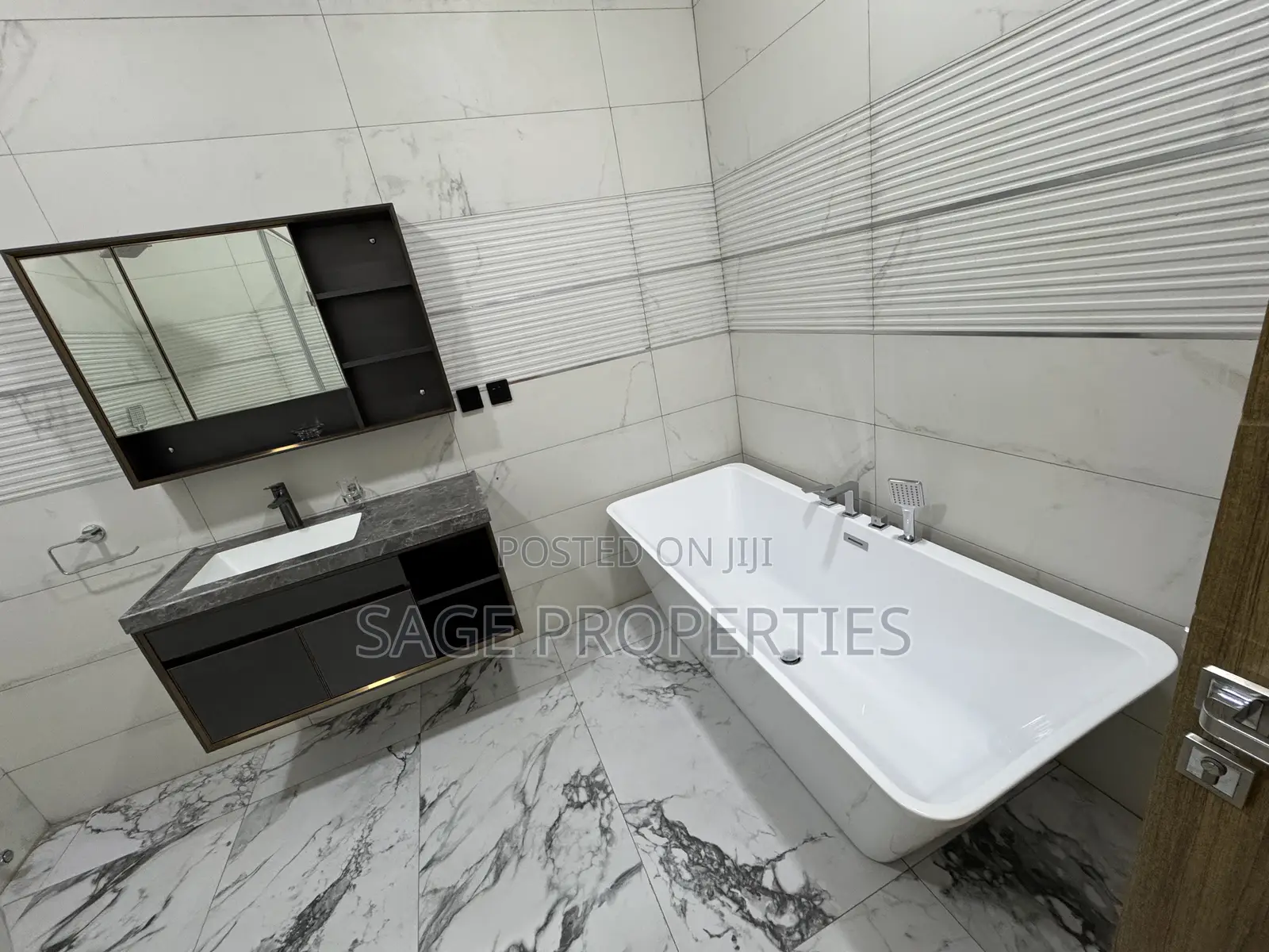 6bdrm House in A&C Mall Area for rent