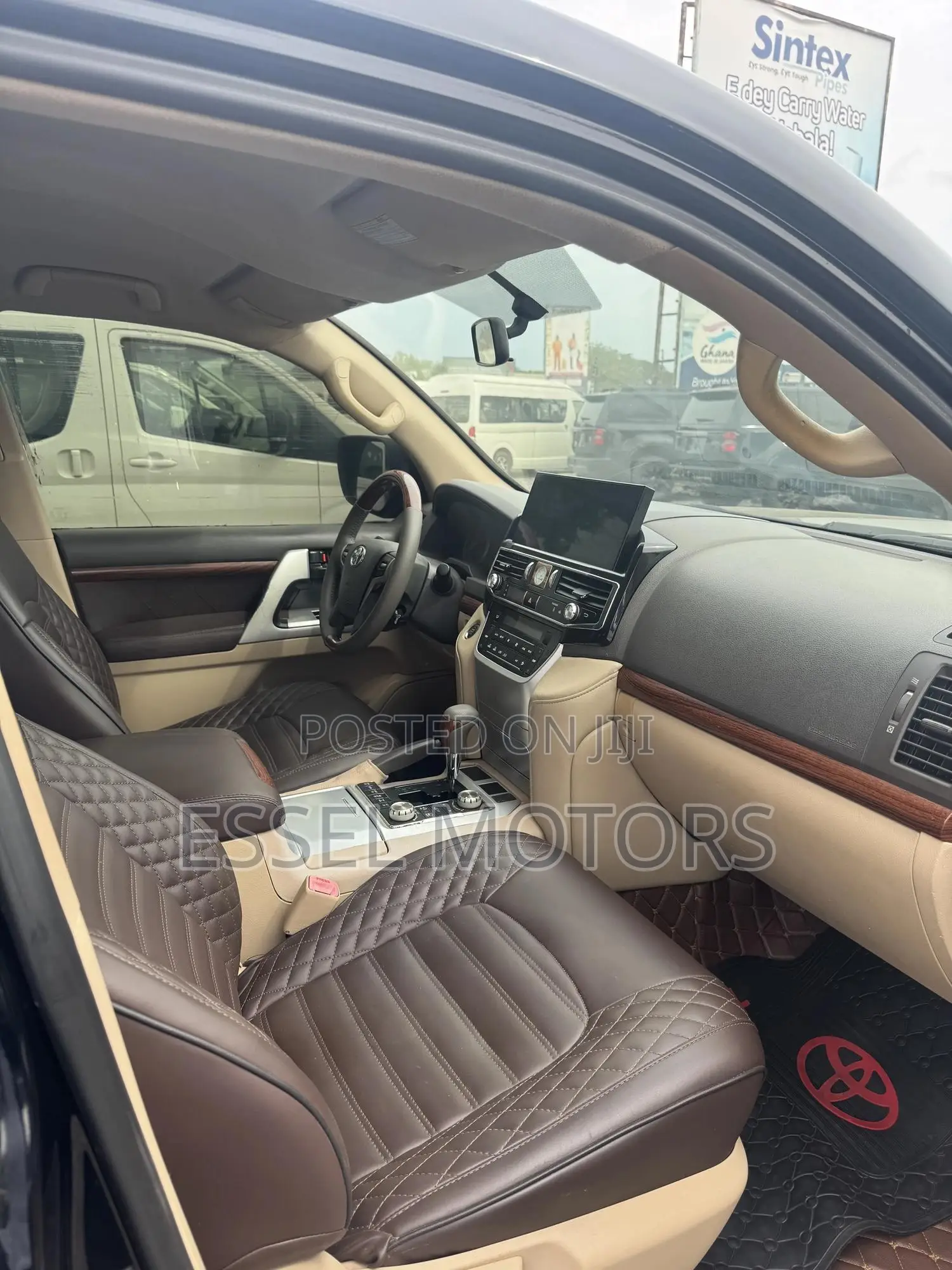 Toyota Land Cruiser 4.6 V8 GX-R 2012 Black