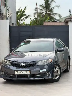 Toyota Camry SE 4dr Sedan (2.5L 4cyl 6A) 2013
