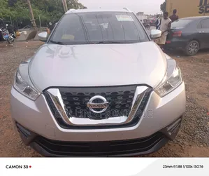 Nissan Kicks 2022 Silver