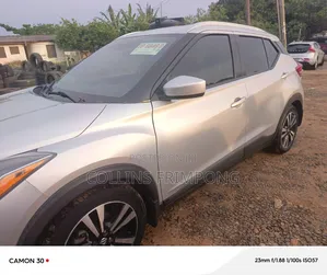 Nissan Kicks 2022 Silver