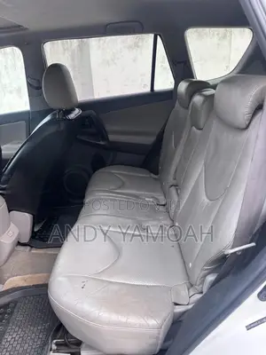 Toyota RAV4 2010 White