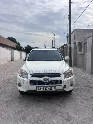 Toyota RAV4 2010 White
