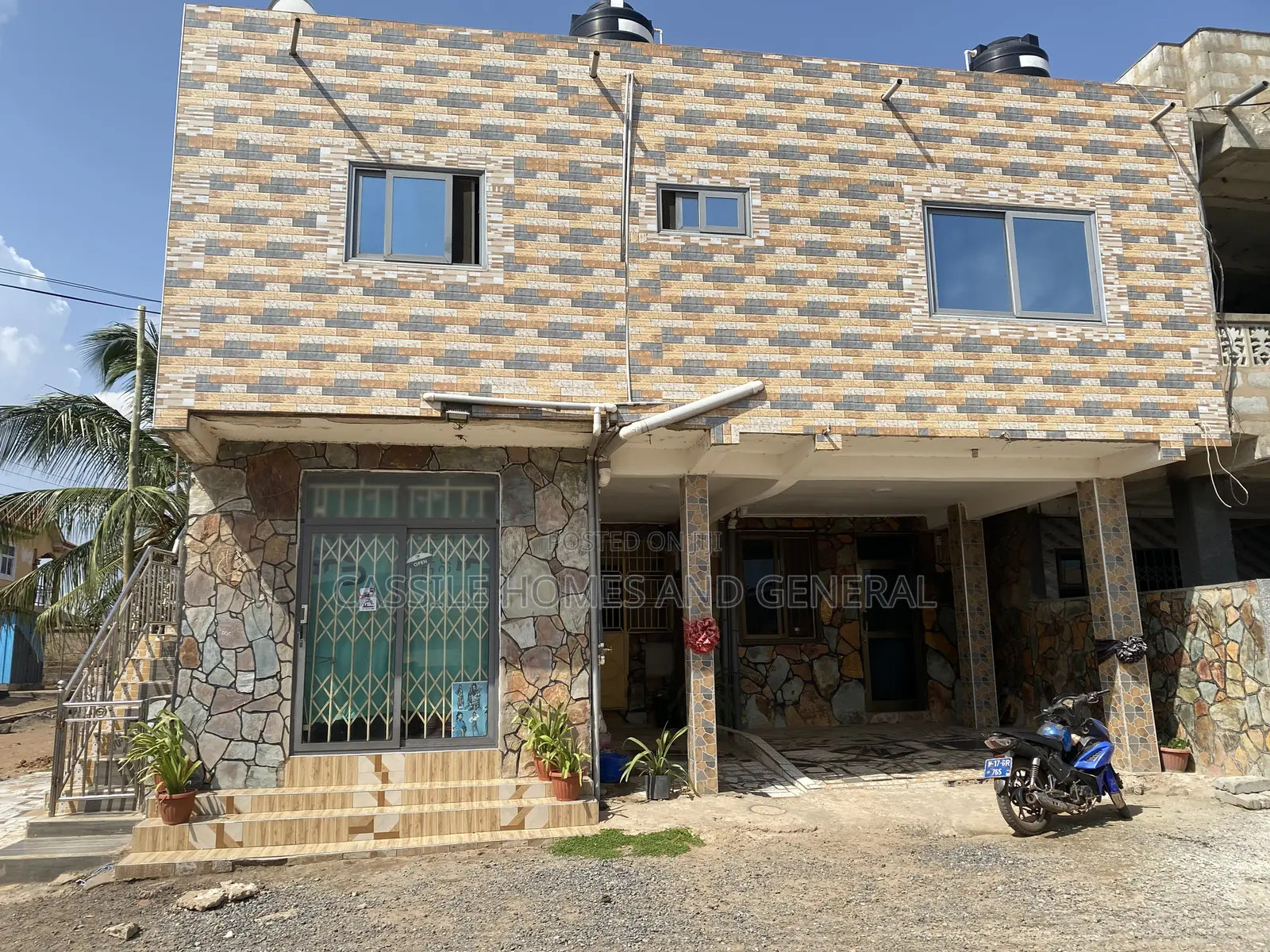 6bdrm Apartment in Lebanon Mother Of, Ashaiman Municipal for sale