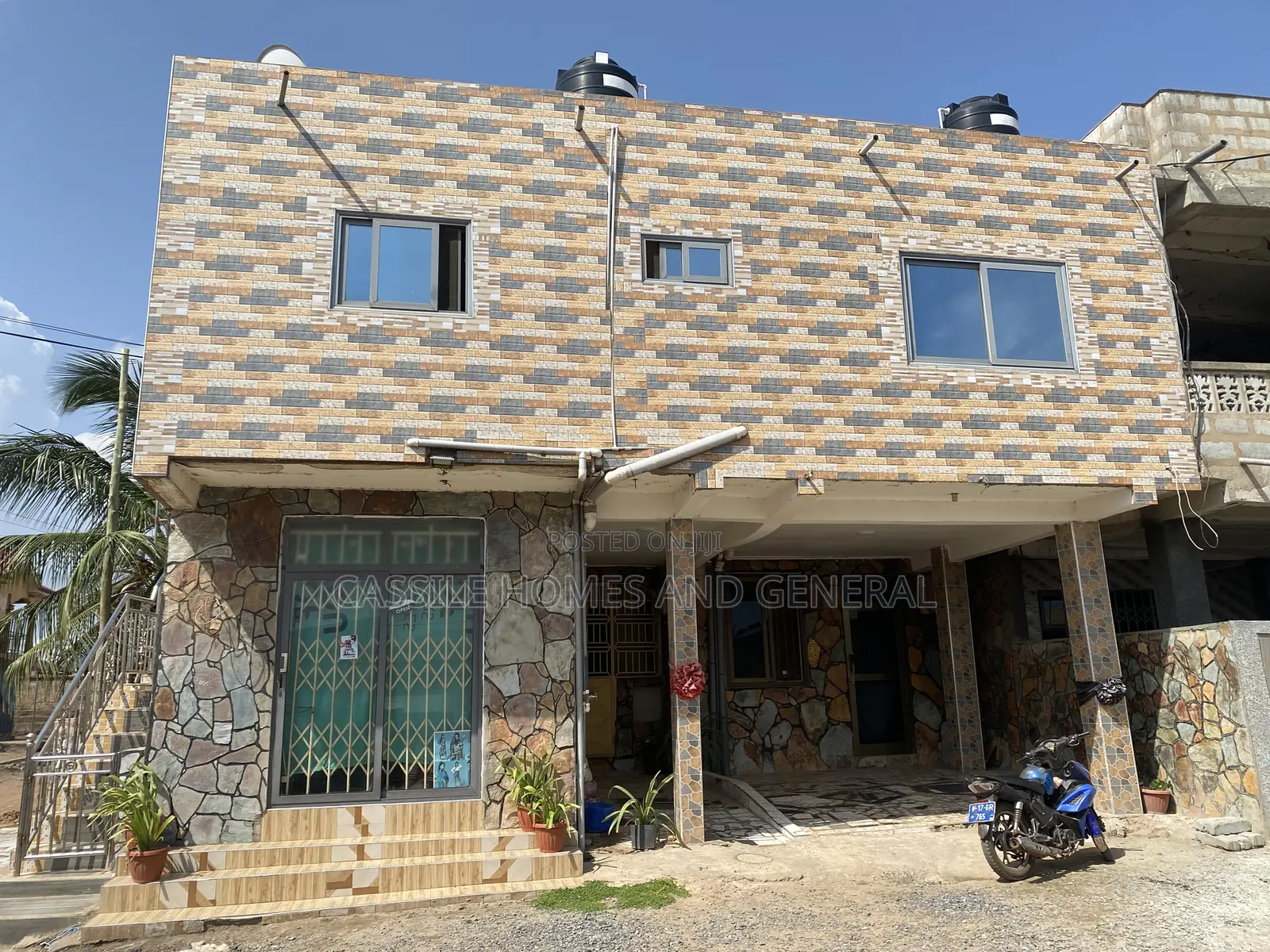 6bdrm Apartment in Lebanon Mother Of, Ashaiman Municipal for sale