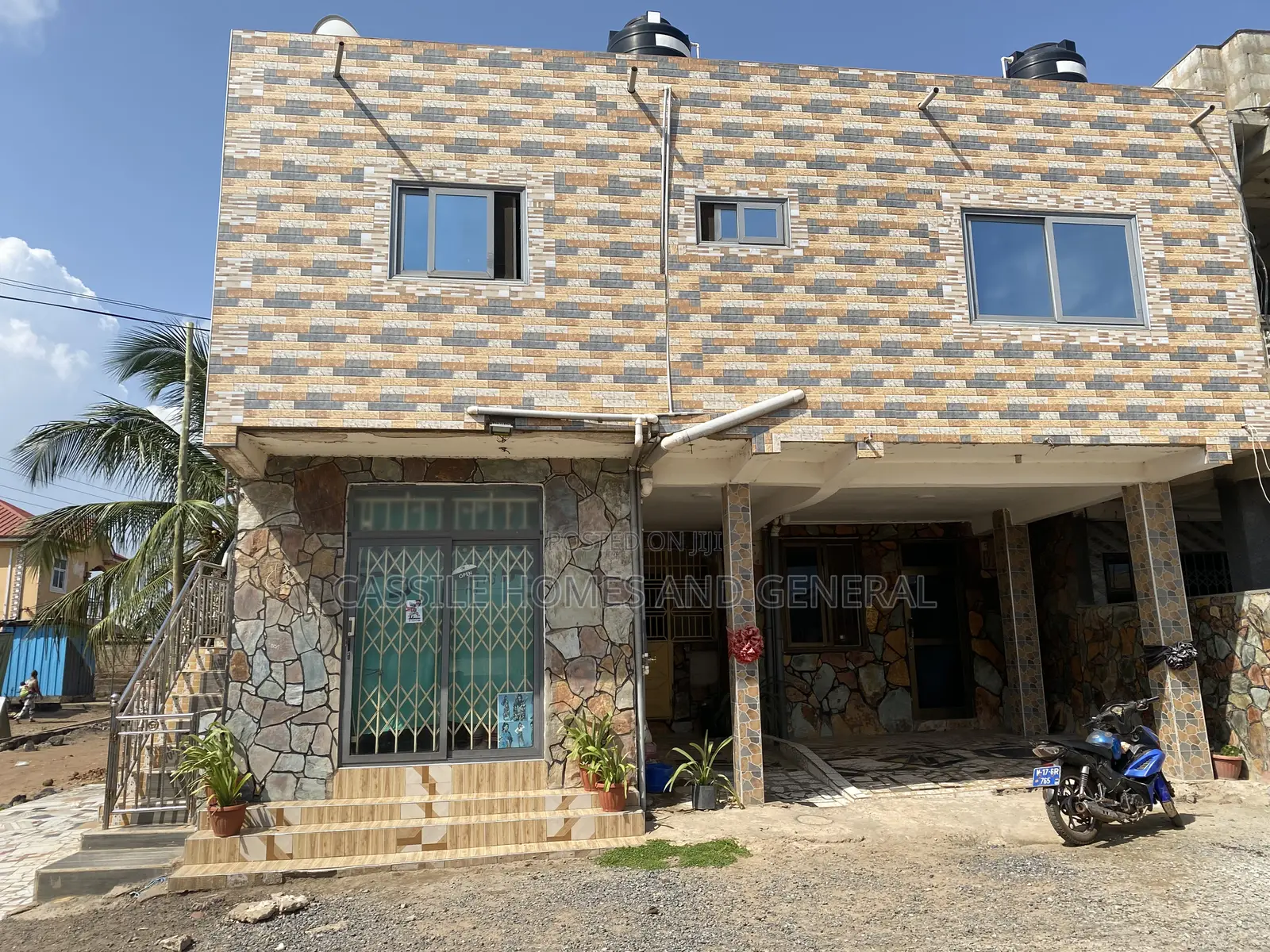 6bdrm Apartment in Lebanon Mother Of, Ashaiman Municipal for sale