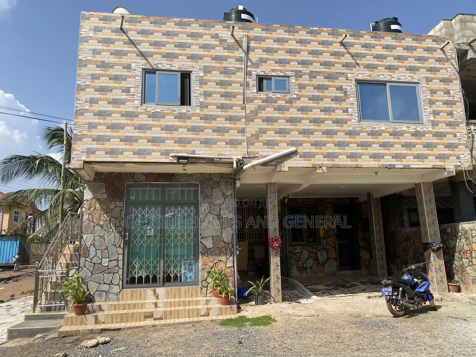6bdrm Apartment in Lebanon Mother Of, Ashaiman Municipal for sale