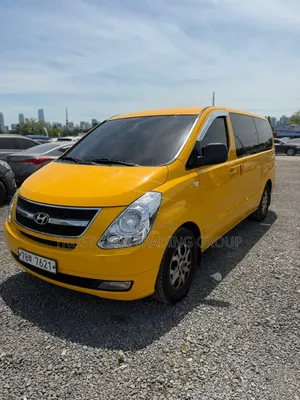 Hyundai Starex 2015 Yellow