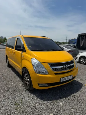 Hyundai Starex 2015 Yellow