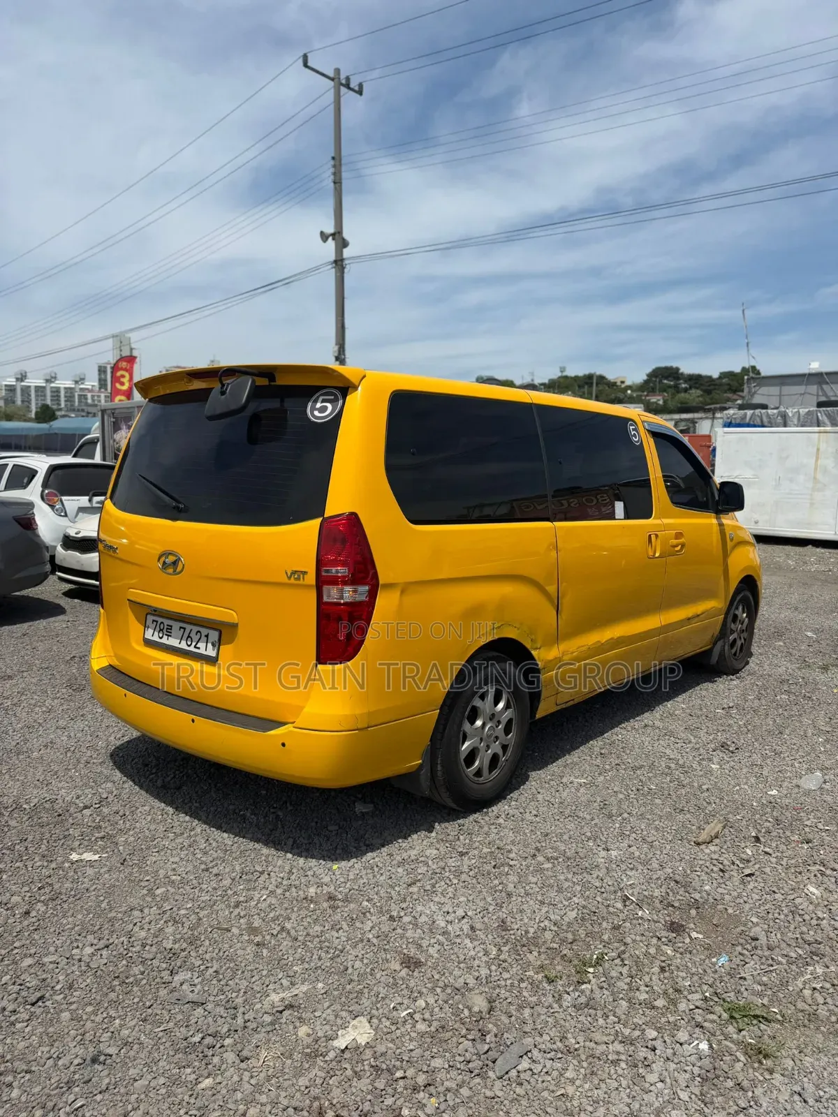 Hyundai Starex 2015 Yellow