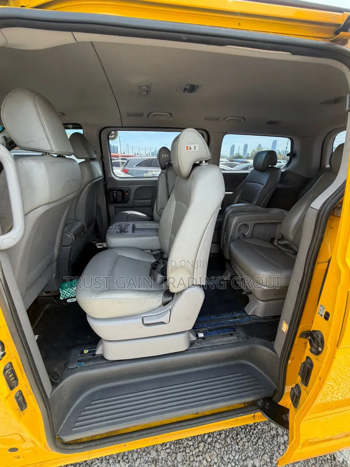 Hyundai Starex 2015 Yellow