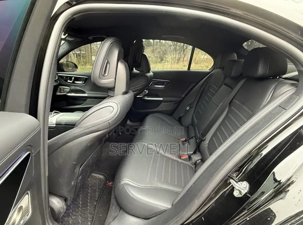 Mercedes-Benz C300 2024 Black