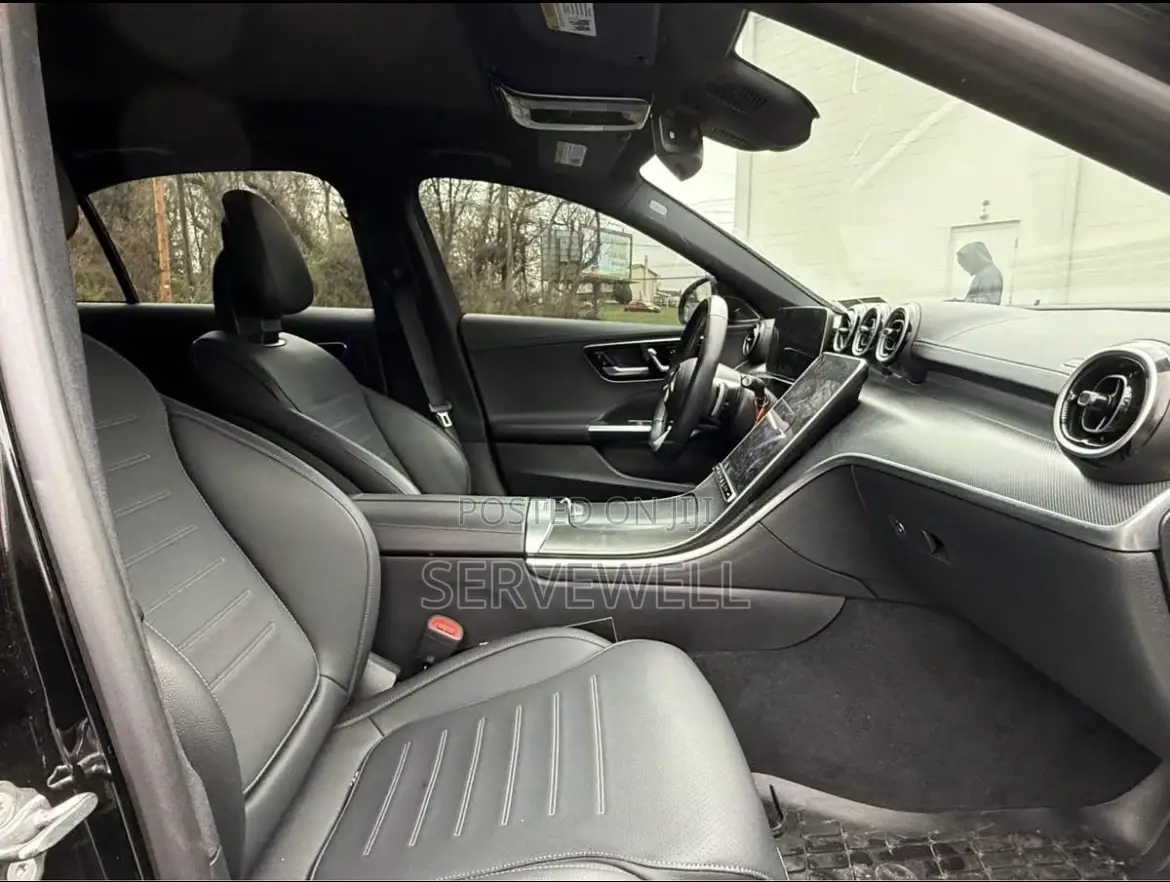 Mercedes-Benz C300 2024 Black