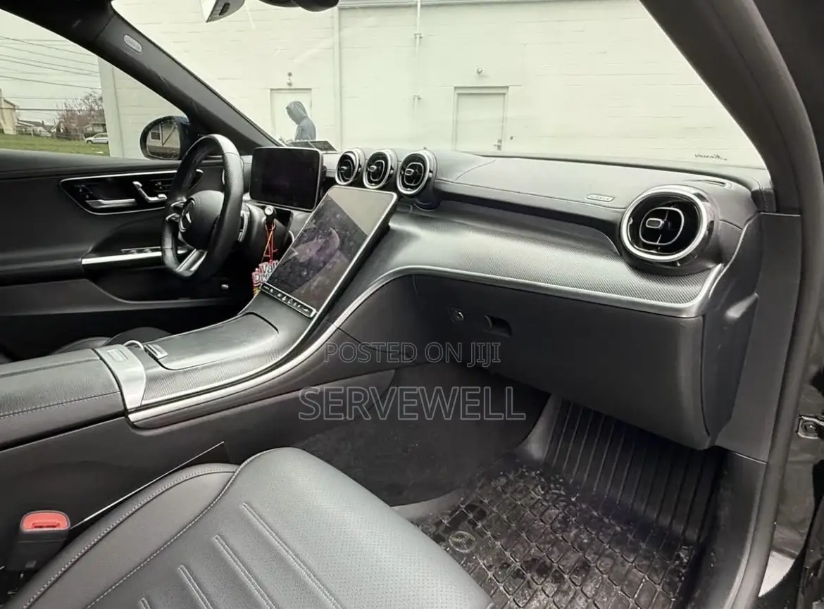 Mercedes-Benz C300 2024 Black