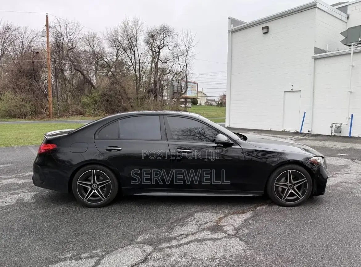 Mercedes-Benz C300 2024 Black