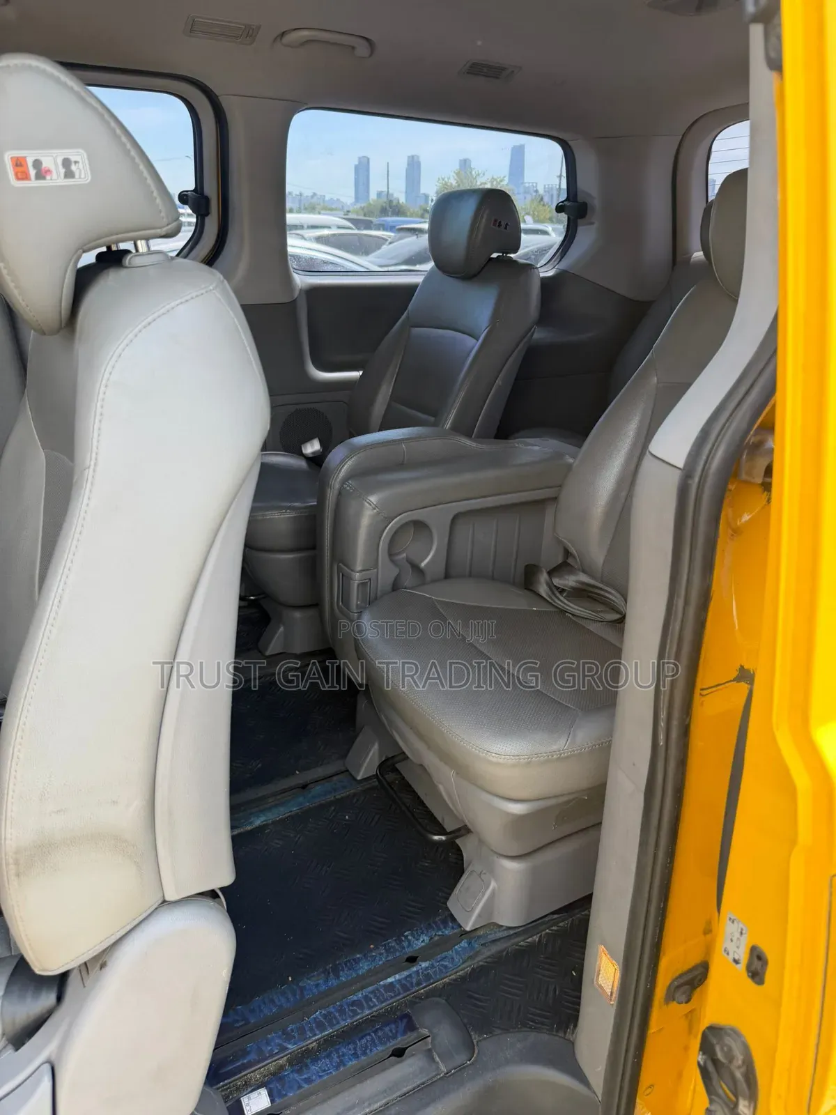 Hyundai Starex 2015 Yellow