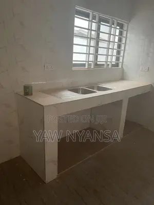 3bdrm Duplex in Bn Estate, Kwabenya for rent