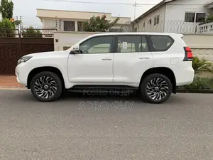 Toyota Land Cruiser Prado 2018 White