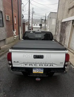 Toyota Tacoma 2019 White