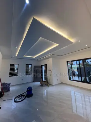 3bdrm House in Estates, East Legon for sale