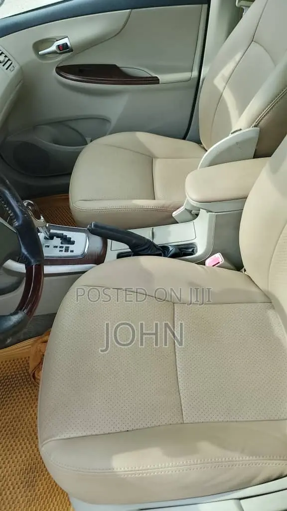 Toyota Corolla Altis 2012 White