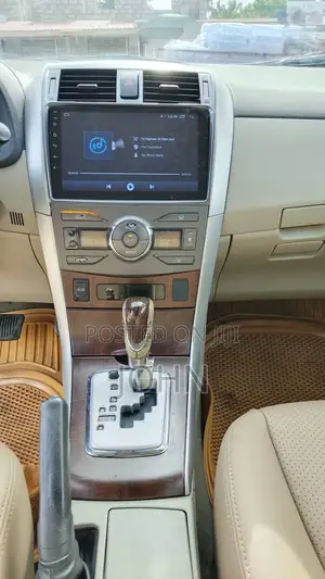 Toyota Corolla Altis 2012 White
