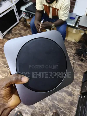 Desktop Computer Apple Mac Mini 8GB Intel Core i7 SSD 256GB