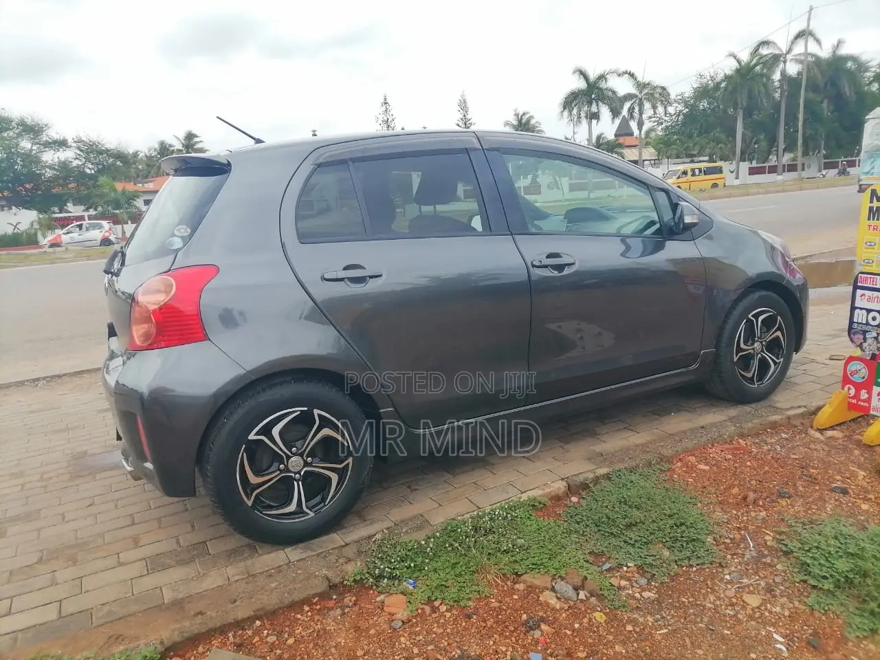 Toyota Vitz 2010 Gray