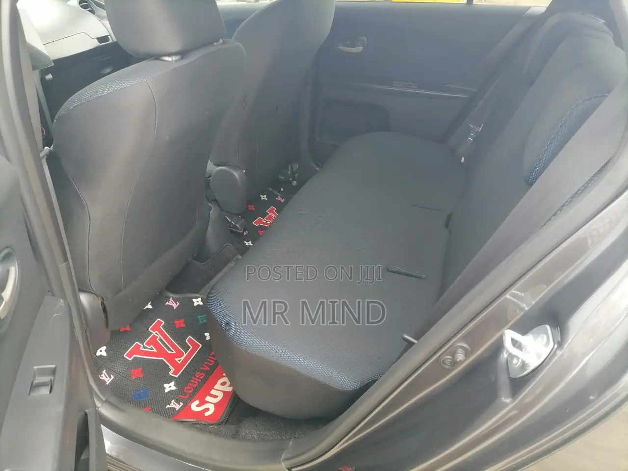 Toyota Vitz 2010 Gray