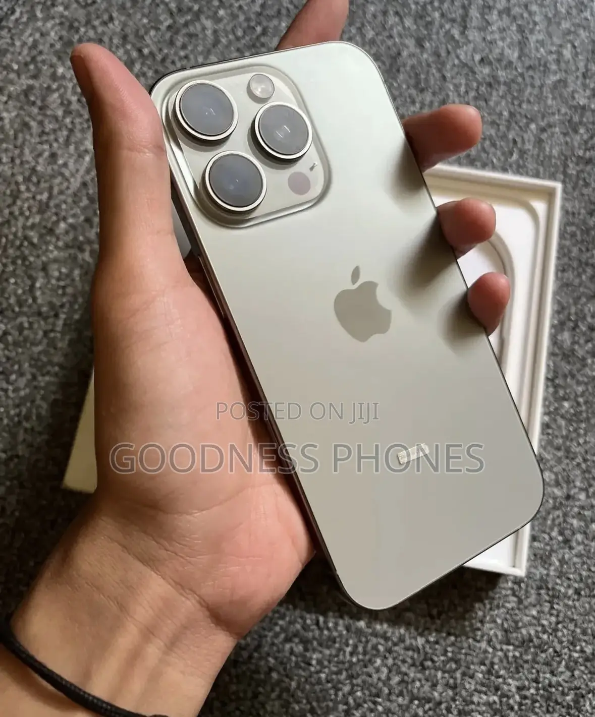 Apple iPhone 16 Pro Max 256 GB Silver