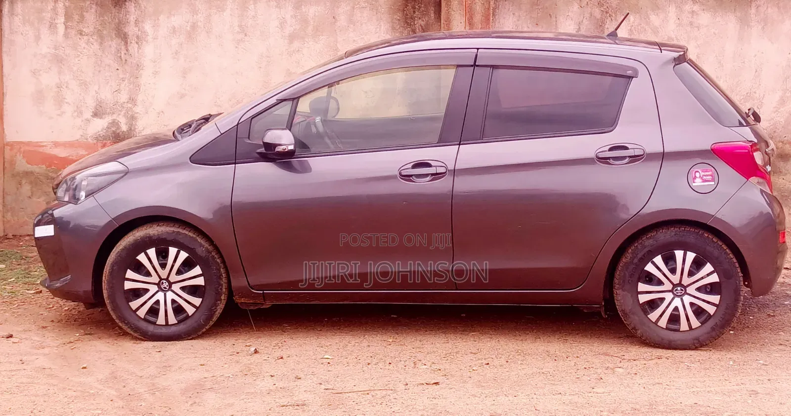Toyota Vitz 2015 Gray